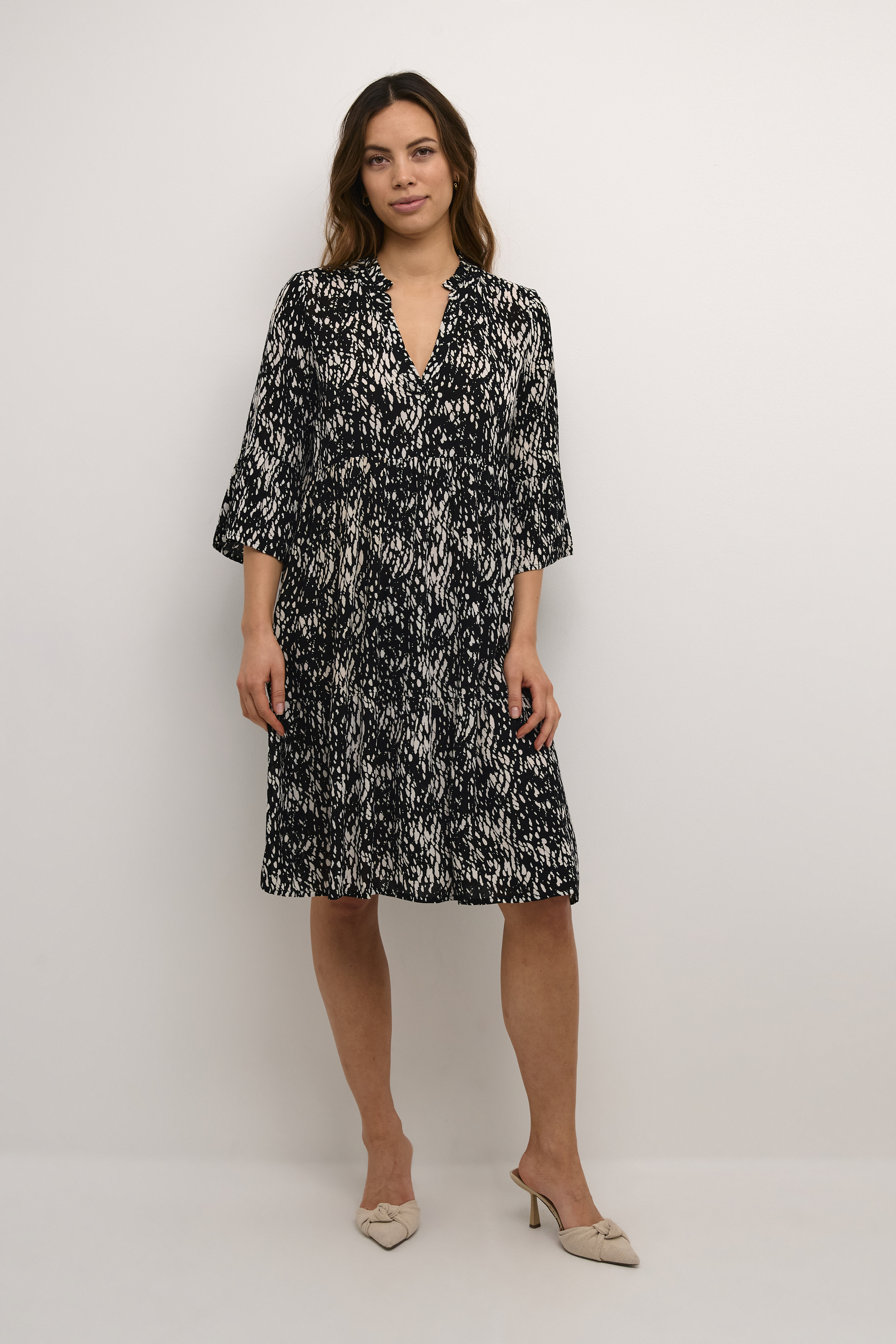 Kleid A-shape black white Image