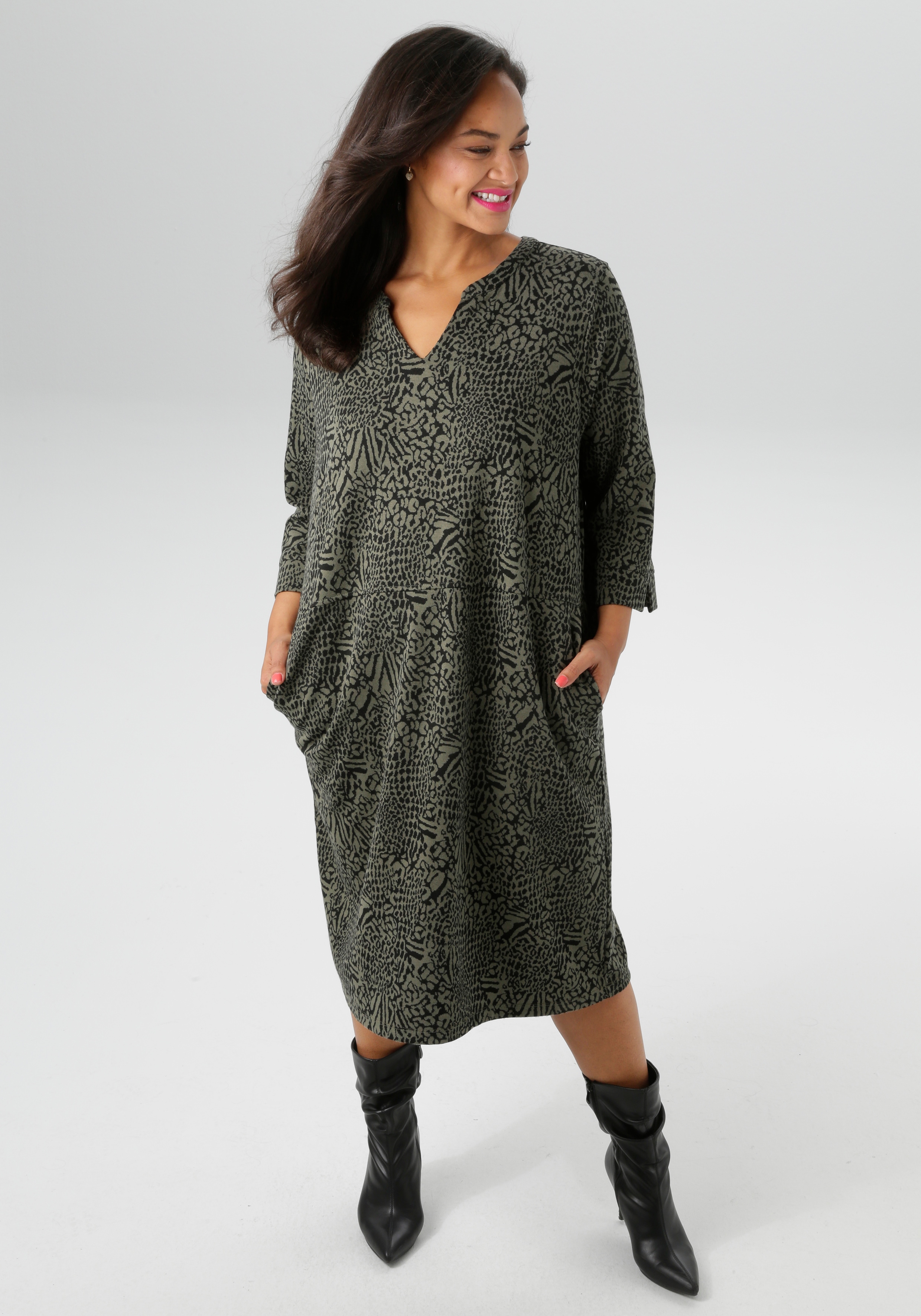 Jerseykleid ANISTON PLUS, Damen, Gr. 54, N-Gr, beige (beige, schwarz), Jersey, Obermaterial: 70% Polyester, 28% Viskose, 2% Elasthan, animal-print, gemustert, figurumspielend kniebedeckend, V-Ausschnitt, mit Schlitz, Kleider Jerseykleid, mit zwei...