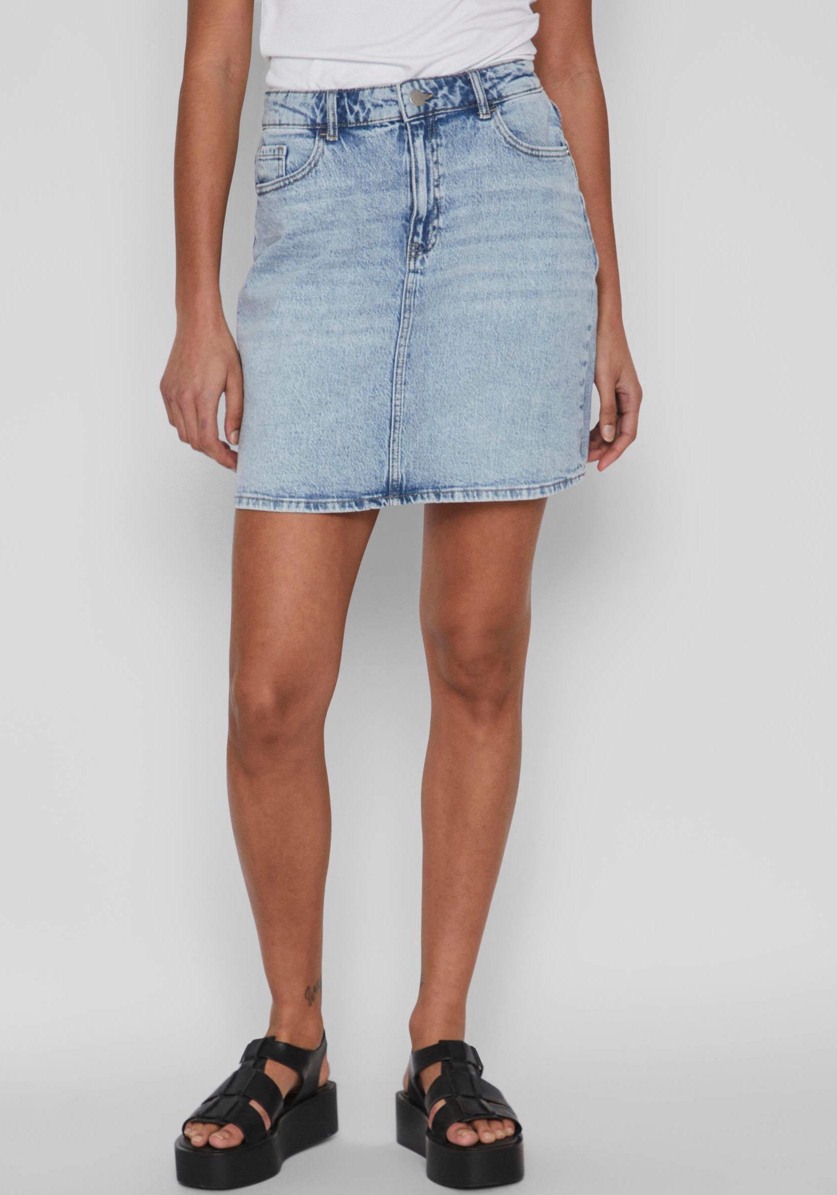 Jeansrock VILA "VIKAJA JAF LBD DENIM SKIRT- NOOS", Damen, Gr. 36 (S), blau (light blau denim), Denim/Jeans, Obermaterial: 99% Baumwolle, 1% Elasthan, unifarben, figurbetont kurz, Röcke Jeansrock Image