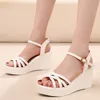 Plus Kleine Größe 33-43 Bequeme Dicke Unterseite Plattform Keile Sandalen 2025, Sommer High Heels Schuhe Frauen Sandalen Büro Strand