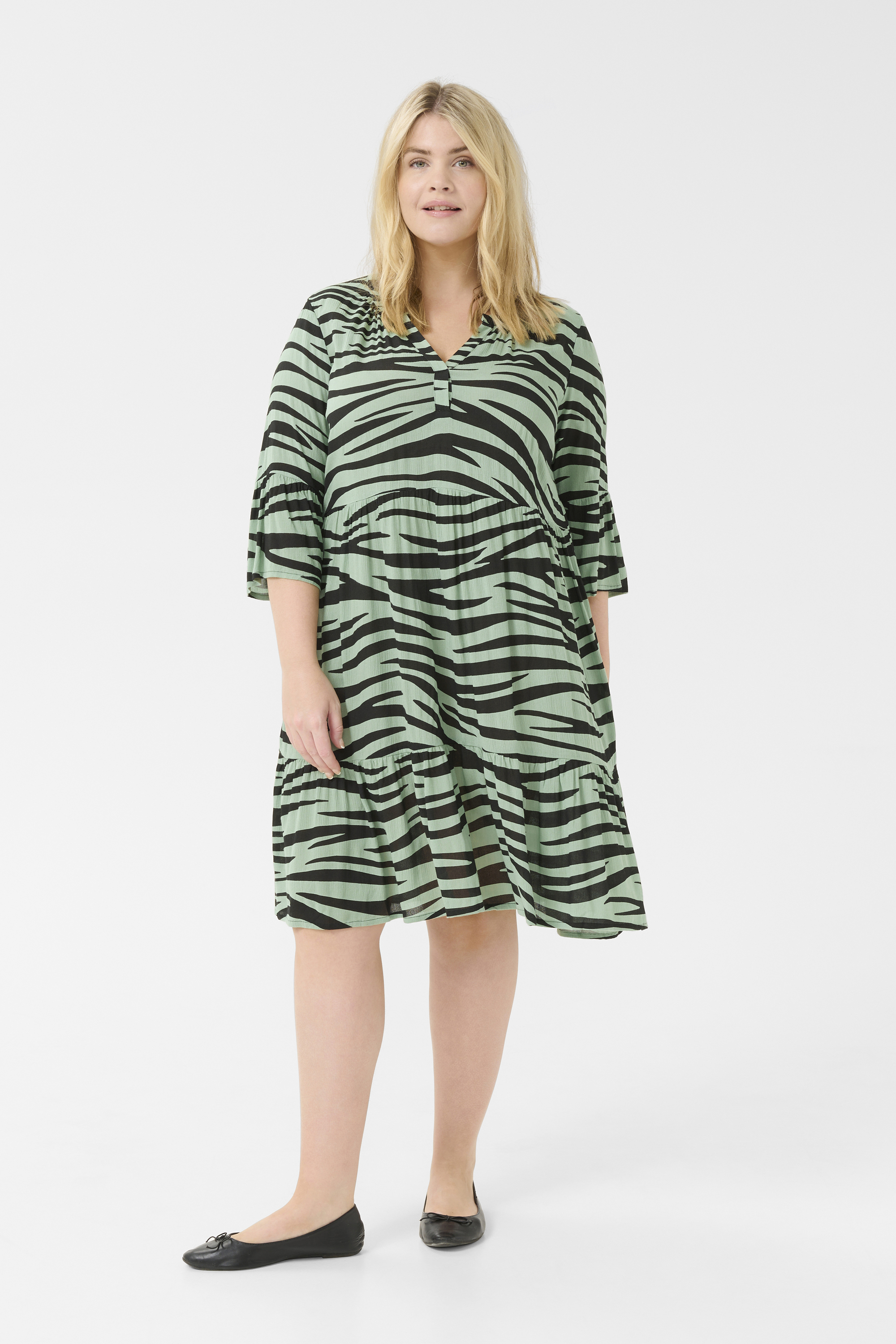 Kleid A-shape black green EU 50 / UK 22