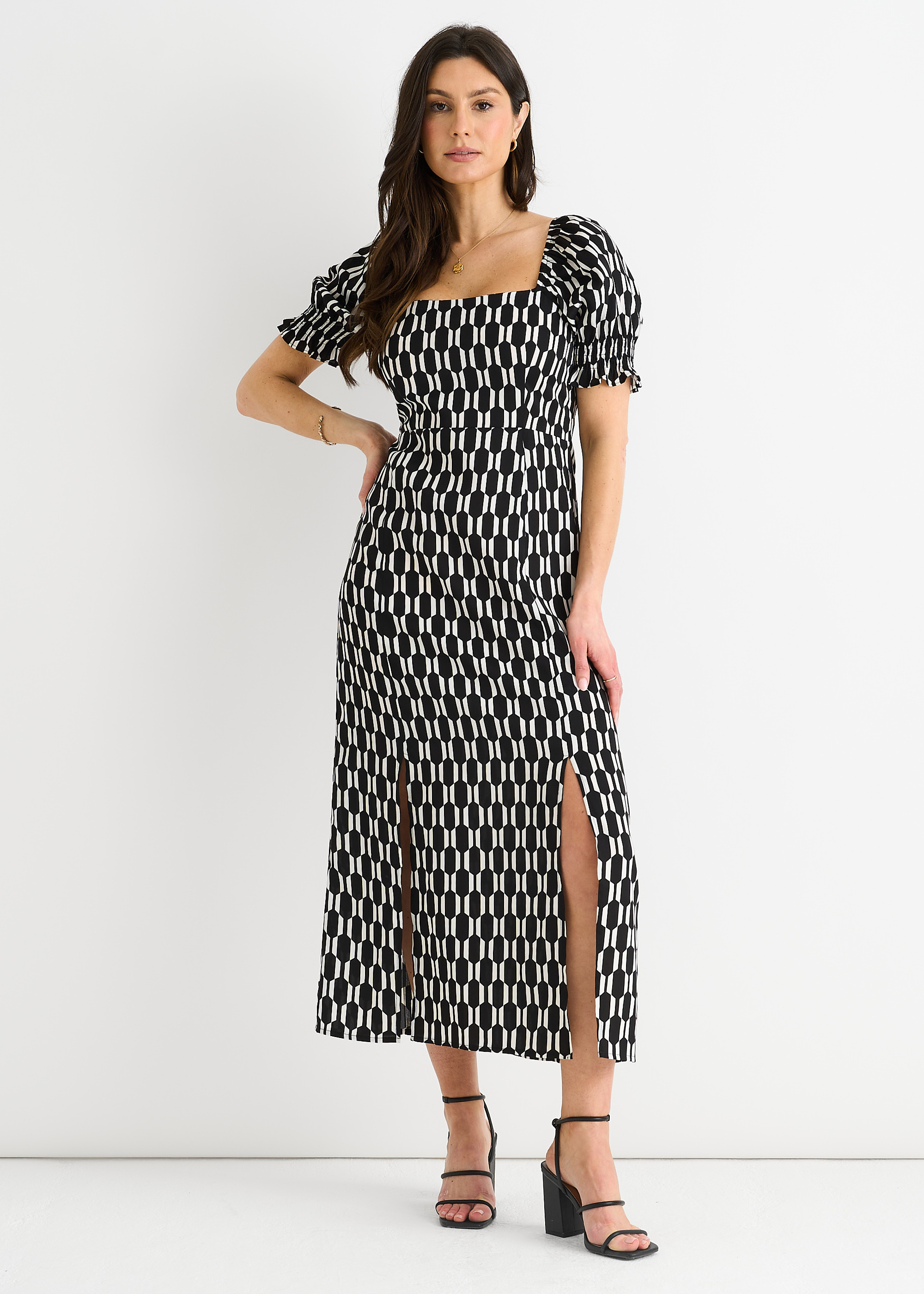 Schwarzes Midikleid mit Geodruck und quadratischem Ausschnitt Image