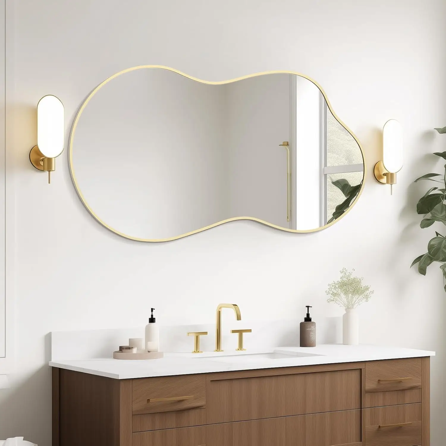 Unregelmäßiger Wandspiegel, 46"x26"(116x66cm) Asymmetrische Spiegel mit goldenem Metallrahmen, wellenförmige dekorative Spiegel