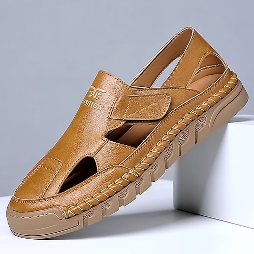 Braune Slip-On-Outdoor-Sandalen für Herren mit elastischen Riemen und atmungsaktivem Mesh-Obermaterial für Sommerabenteuer Image