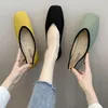 2024 Baumwolle Stoff Wohnungen Schuhe Frauen gelbe Ballerina Socken Schuhe Frauen schlüpfen auf flachen Absatz Schuhe plus Größe 43