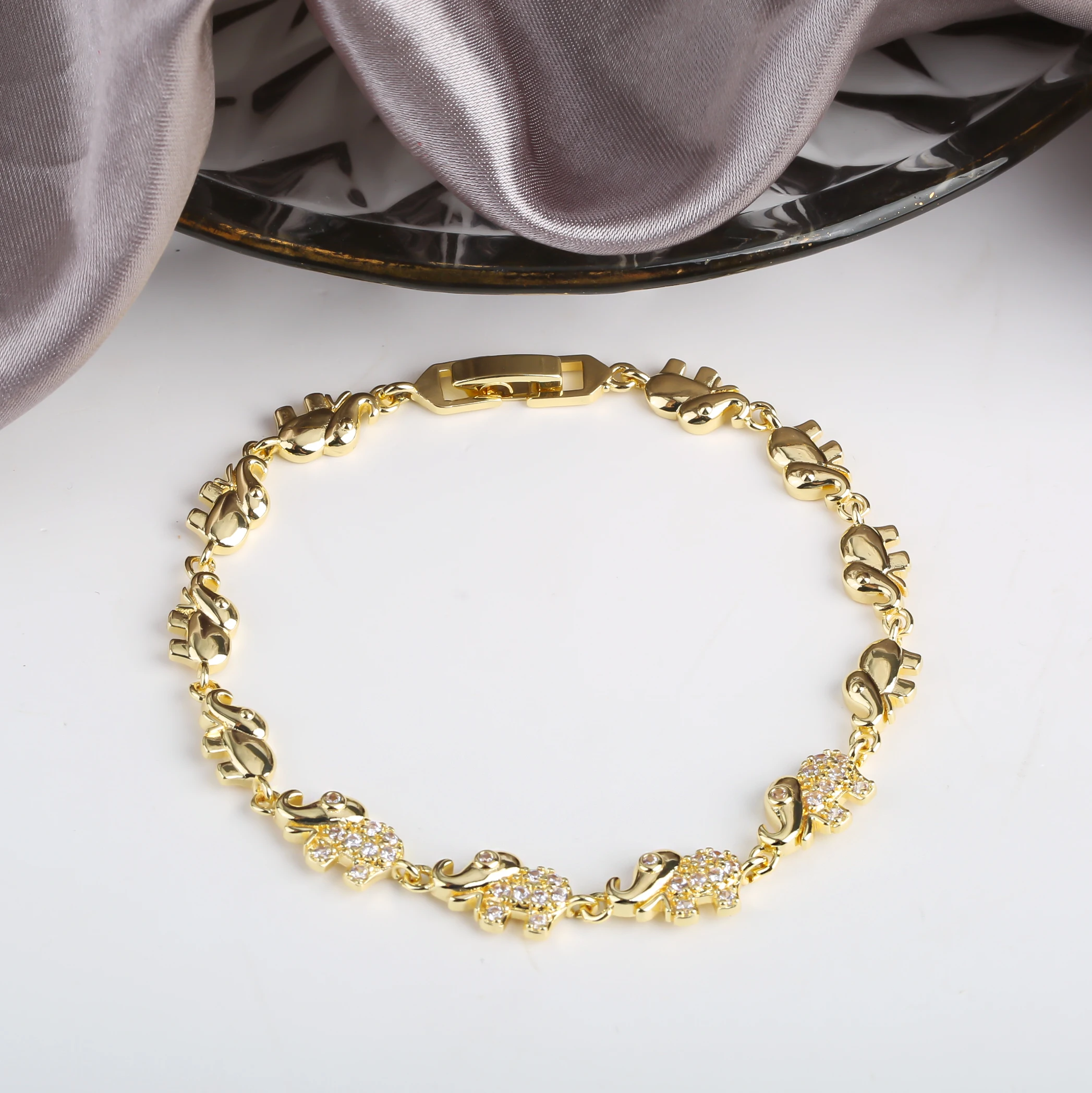 6 farben Neue Trendy vergoldet Zirkonia Elefanten Armband Mode Tier Armreif Punk Stil Für Frau Schmuck Geschenk Täglichen Verschleiß Image