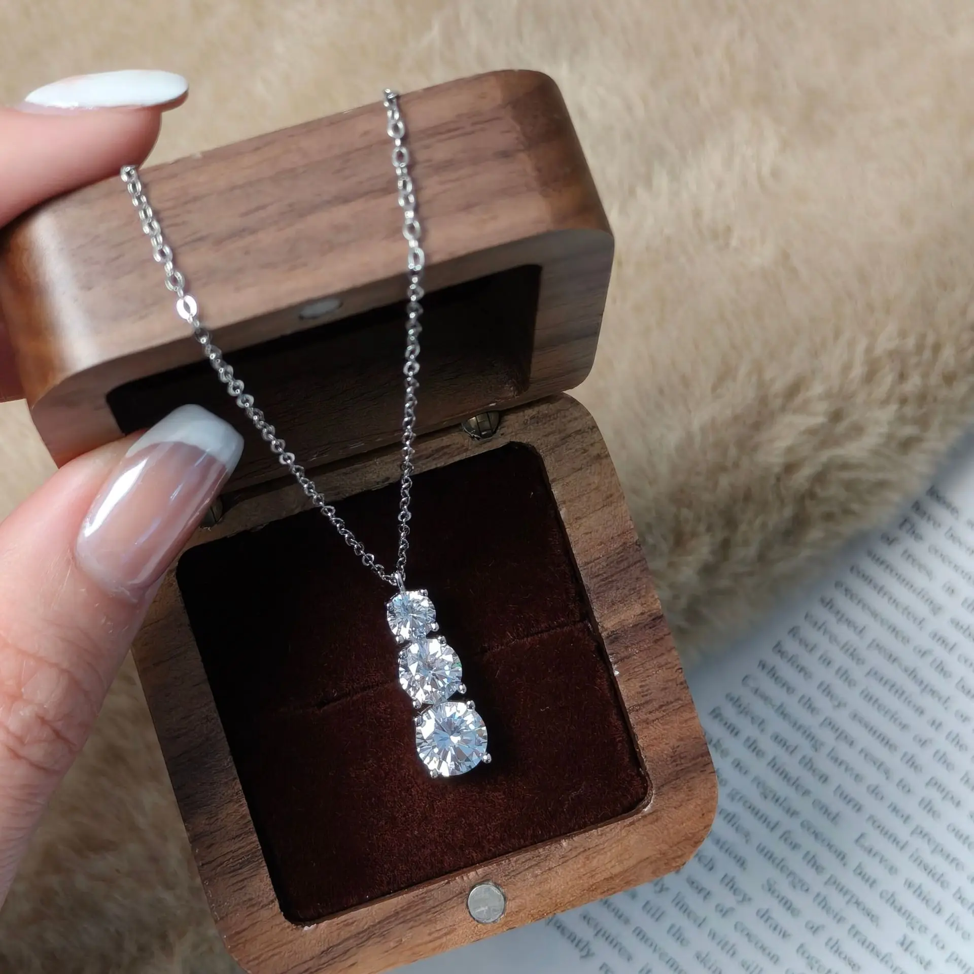 TY Echte 925er Sterlingsilber-Moissanit-Damen-Anhänger-Halskette, 1,8 Karat D-Farbe, Moissanit mit Zertifikat, Luxus-Schmuck Image