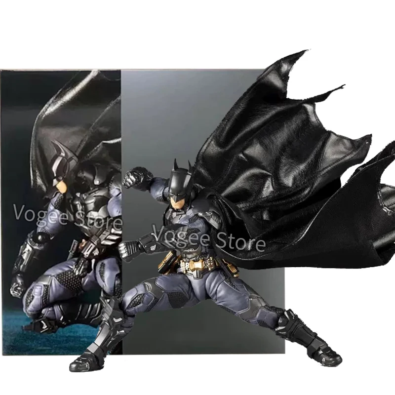 Nuovo KAIYODO Incredibile Yamaguchi Revoltech Batman Arkham Knight Ver. Gk Figure Action Figure Modello da collezione Giocattoli Regalo per bambini