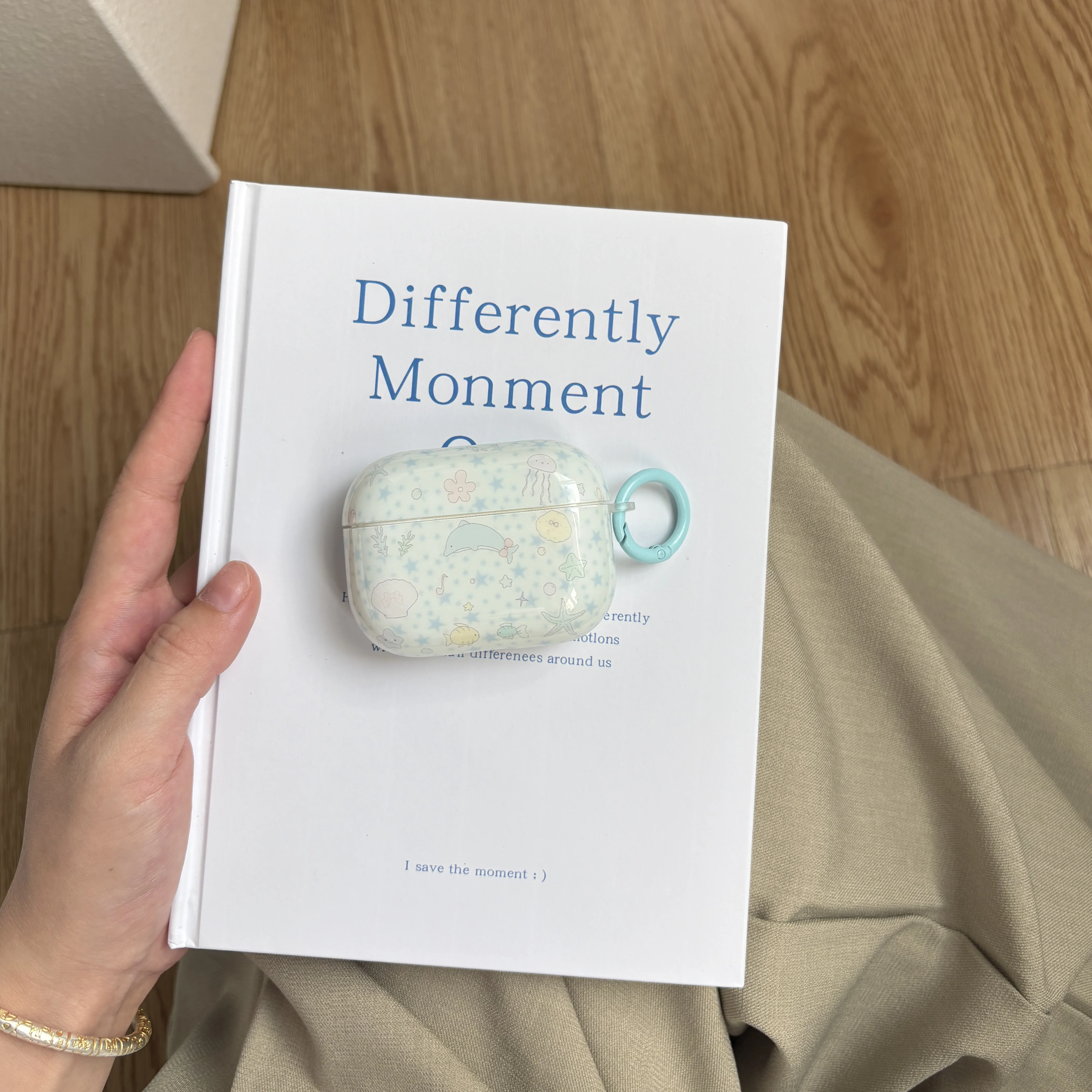 Wal-Seestern-Quallen-Meeres-Tiermuster, Vollbild, kleine Sterne, niedliche blaue Kopfhörerhülle für AirPods 1, 2, 3, 4 Pro Pr Image