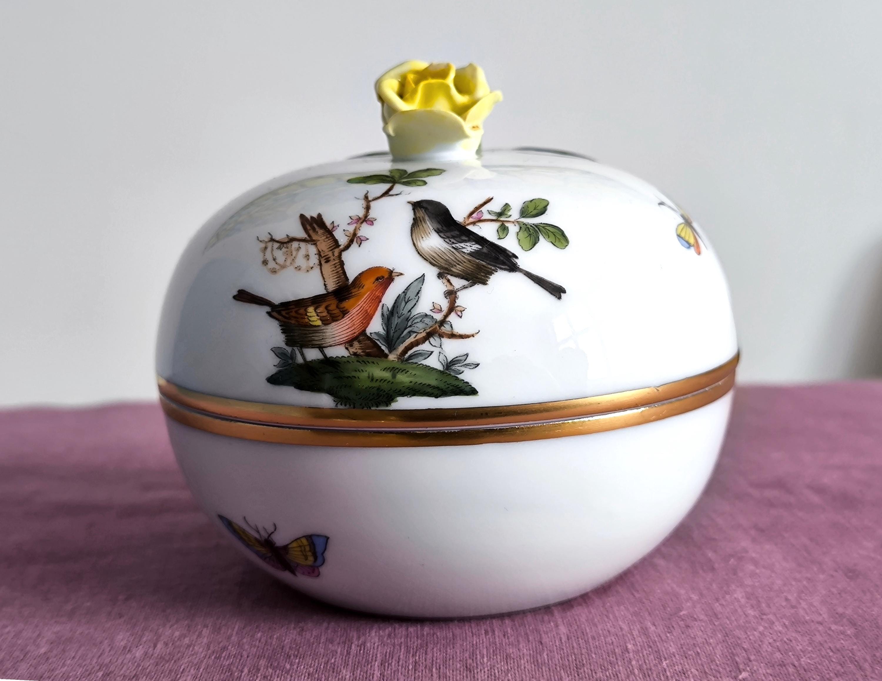 Zuccheriera Herend, Herend Ungheria Rothschild Bird Bonbonniere Fine China Porcelain Liddbox fine porcelain gifts- HEREND porcelain 6151/RO