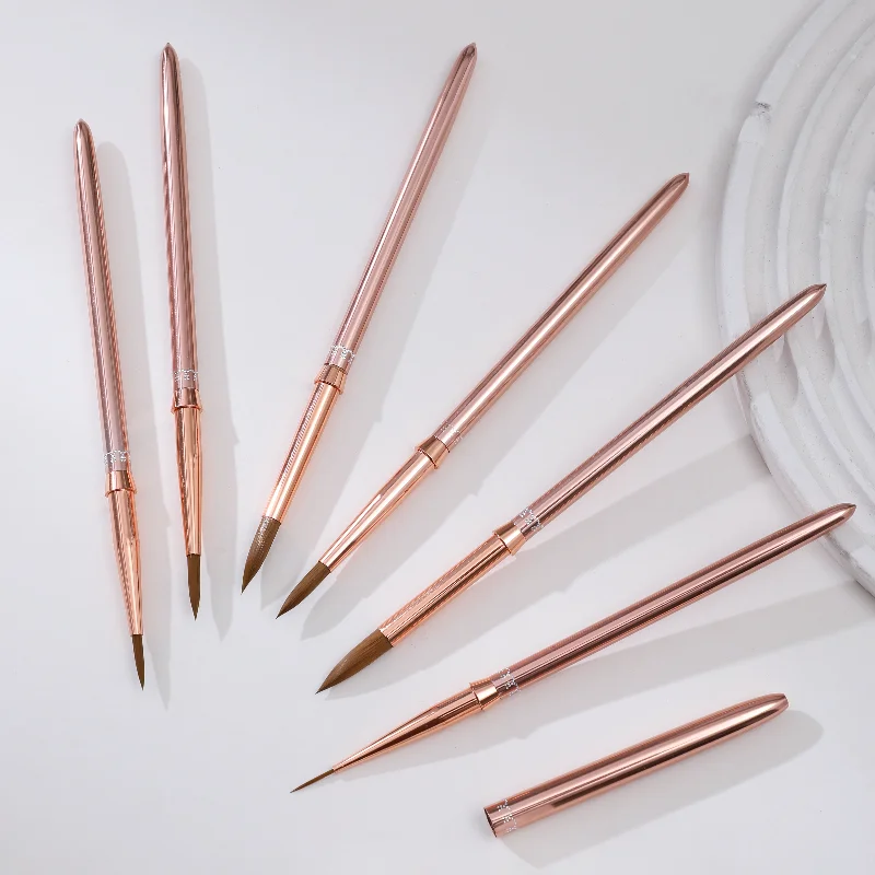 Aus Metall mit wunderschöner Verarbeitung. Gouache-Aquarell-Tracking-Umriss-Zeichenstift, Kunstliebhaber-Sammel-Zeichenstift. Image