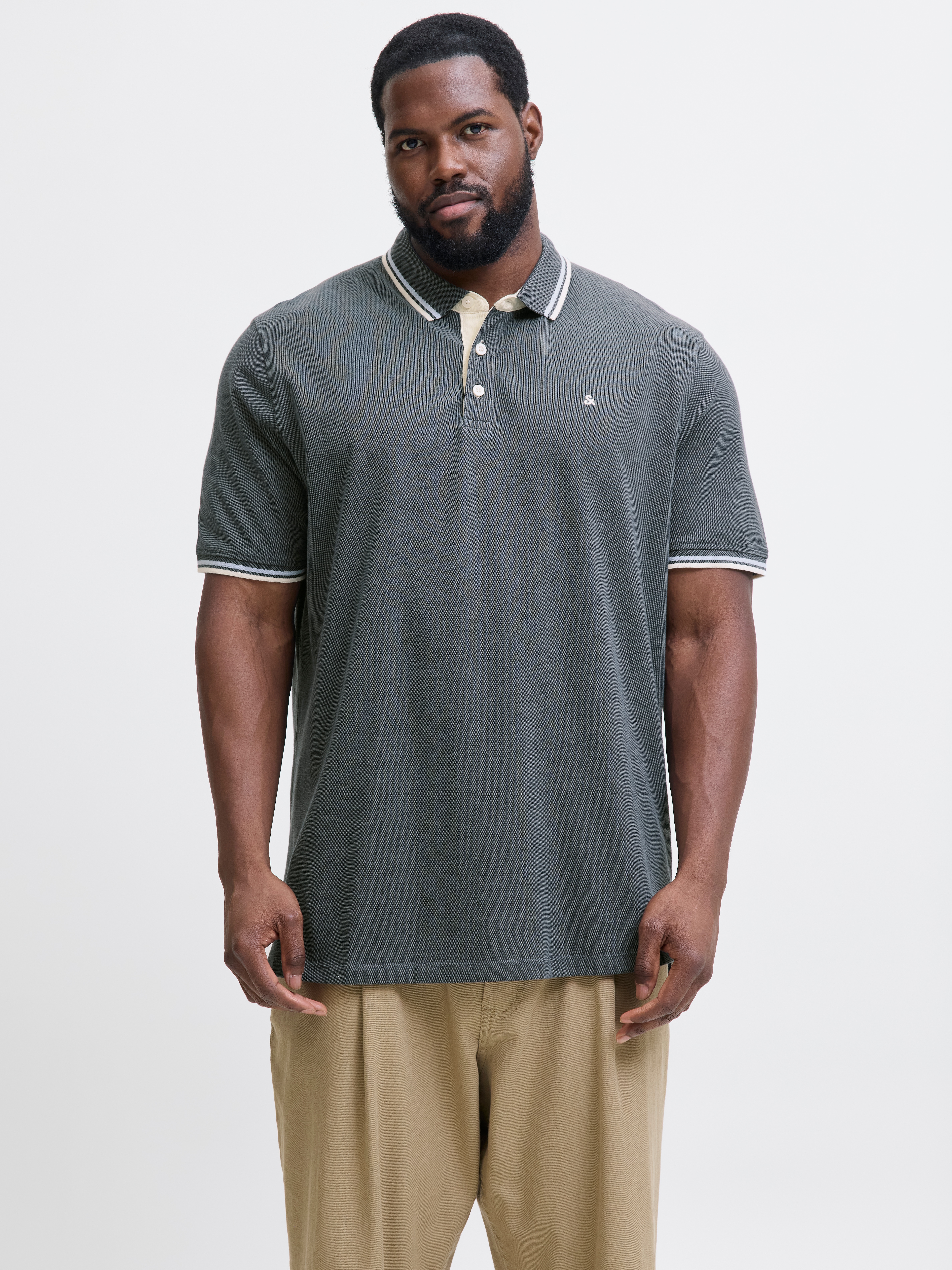 Poloshirt "JJEPAULOS POLO SS NOOS PLS", Herren, Gr. XXXL, stormy weather detail:play, Piqué, Obermaterial: 100% Baumwolle, JACK & JONES PLUSSIZE, unifarben, regular fit taillenbedeckt, ohne Ausschnitt, Shirts, mit Logo Stickerei Image
