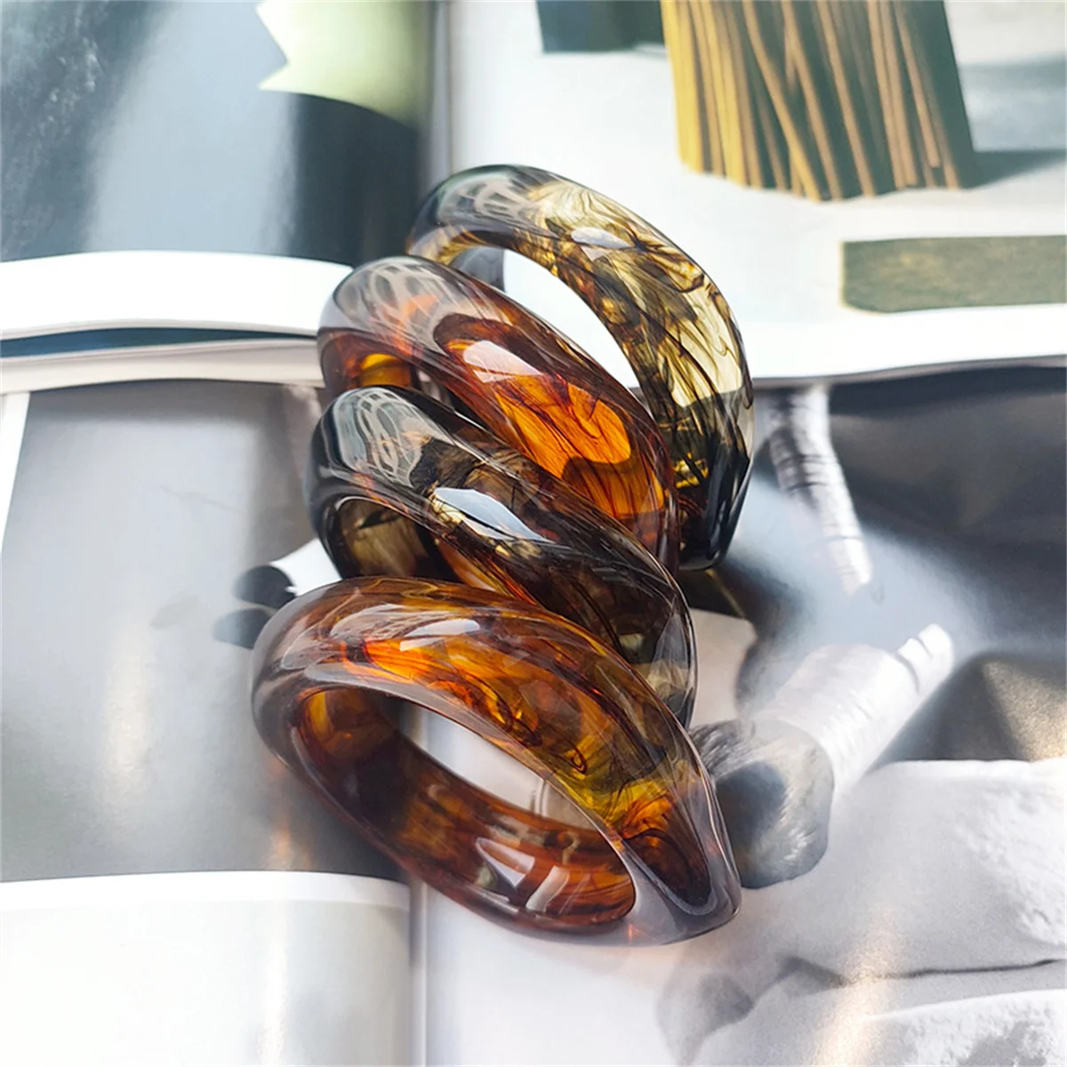 Trendy Mode Unregelmäßige Harz Acryl Armreifen Für Frauen Geometrie Breite Armreif Armbänder Charme Dicke Einfache Party Hand Schmuck Image