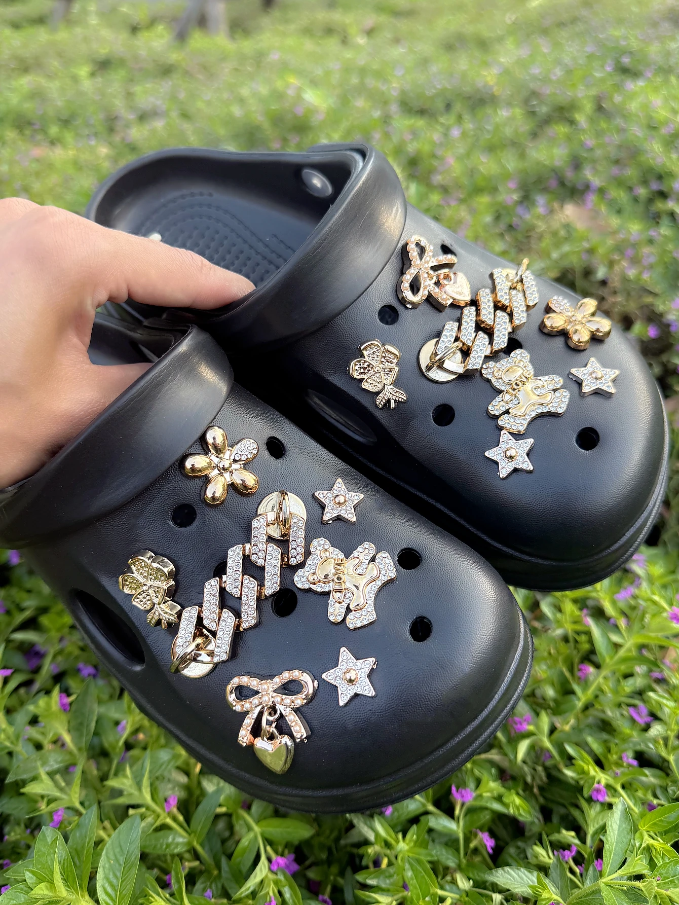 14 modische goldene Diamant-Bären-Rosen-Stern-Schuhschnallenketten-DIY-Dekorationen, geeignet für Schuhe mit Löchern und Sandalen