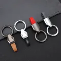Portachiavi per auto in metallo con logo personalizzato Portachiavi per auto con incisione laser in pelle da uomo vuota dal design ampio e stretto