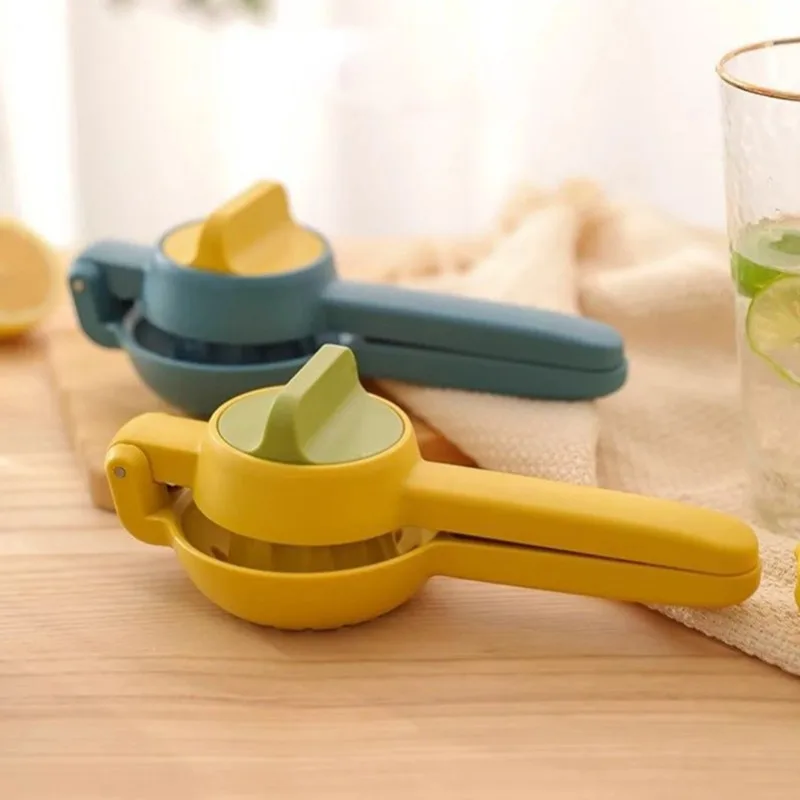 Manueller tragbarer Zitruspresse – kompakte multifunktionale Saftpresse für Zitronen. Verwenden Sie einen tragbaren Mini-Saftbereiter Image