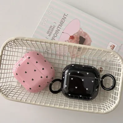 Einfache, stilvolle Vollbild-Handyhülle mit kleinem Herz, rosa und schwarzem Ohr, einfarbig, mit schwarzer Ringabdeckung für AirPods 1, 2, 3, 4 Pro Pro2 Image