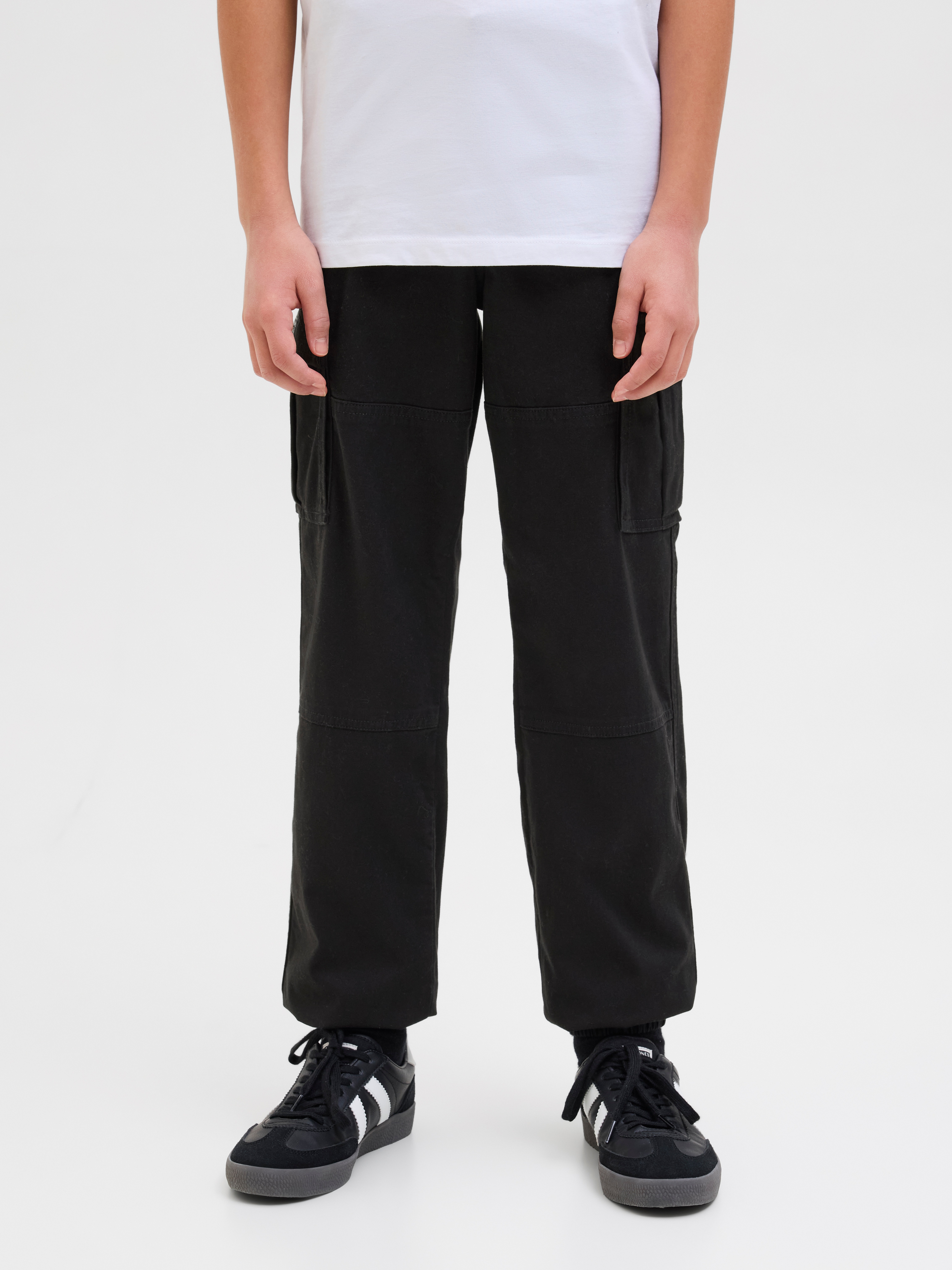 Cargohose JACK & JONES JUNIOR "JPSTKANE JJJONNIE CUFFED CARGO JNR", Jungen, Gr. 164, N-Gr, schwarz, Web, Obermaterial: 98% Baumwolle, 2% Elasthan, unifarben, relaxed fit knöchellang, Hosen Image