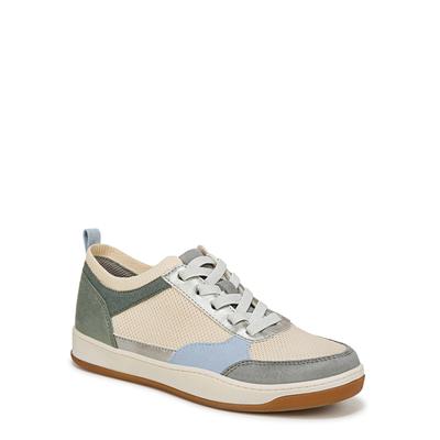 Women's Dynamic Sneaker by Bzees in Dark Forest (Size 8 1/2 M)