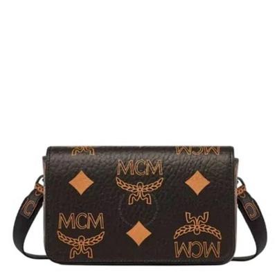 Maxi Visetos Aren Camera Bag