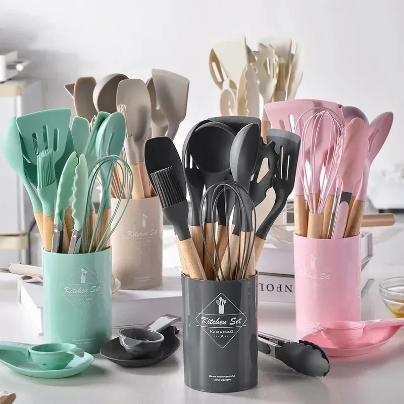 Ensemble d'ustensiles de cuisine en Silicone, manche en bois, outil de cuisine, ustensiles de cuisine antiadhésifs, spatule, pelle, ustensiles de cuisine pour œufs, batteurs 12 pièces