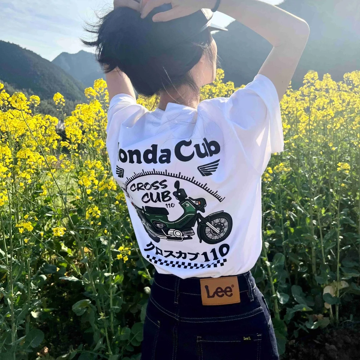 Honda Cub Cc110 American Retro Motorrad Lokomotive Herren und Damen Original Baumwolle Lose Rundhals Kurzarm T-Shirt Image