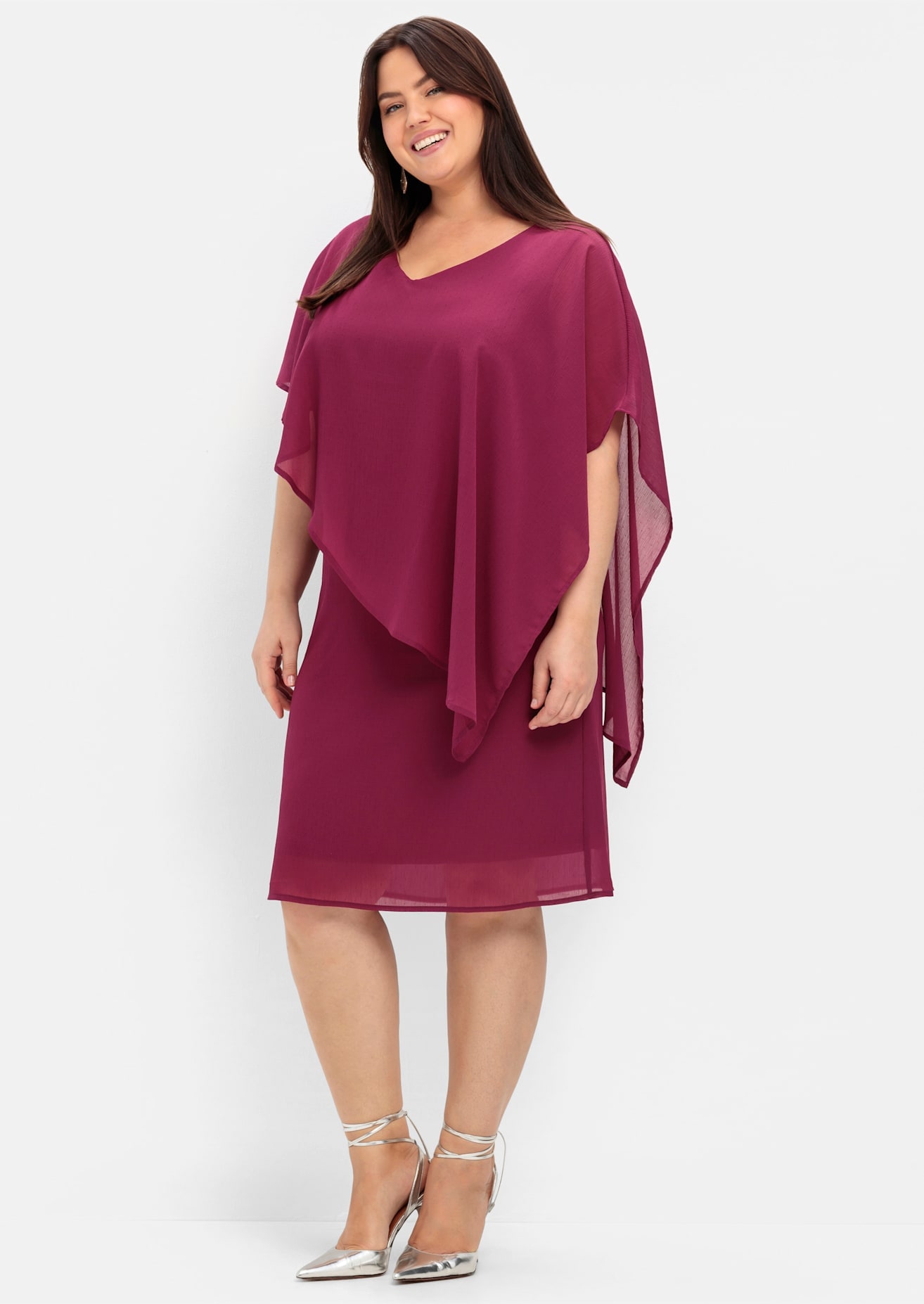 Cocktailkleid SHEEGO "Cocktailkleid", Damen, Gr. 48, Normalgrößen, lila (himbeere), 100% Polyester, unifarben, knielang, V-Ausschnitt, Kleider Image