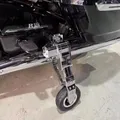 Adatto per la parte del carrello di sollevamento Legup per Indian Chief & RoadMaster Staffa di parcheggio ausiliaria per moto con allenamento di atterraggio W