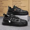Herrenschuhe, Sportschuhe, vielseitige Sommerschuhe mit hohlem Freizeitrahmen, atmungsaktive, vielseitige Boardschuhe, Freizeitschuhe, koreanische V