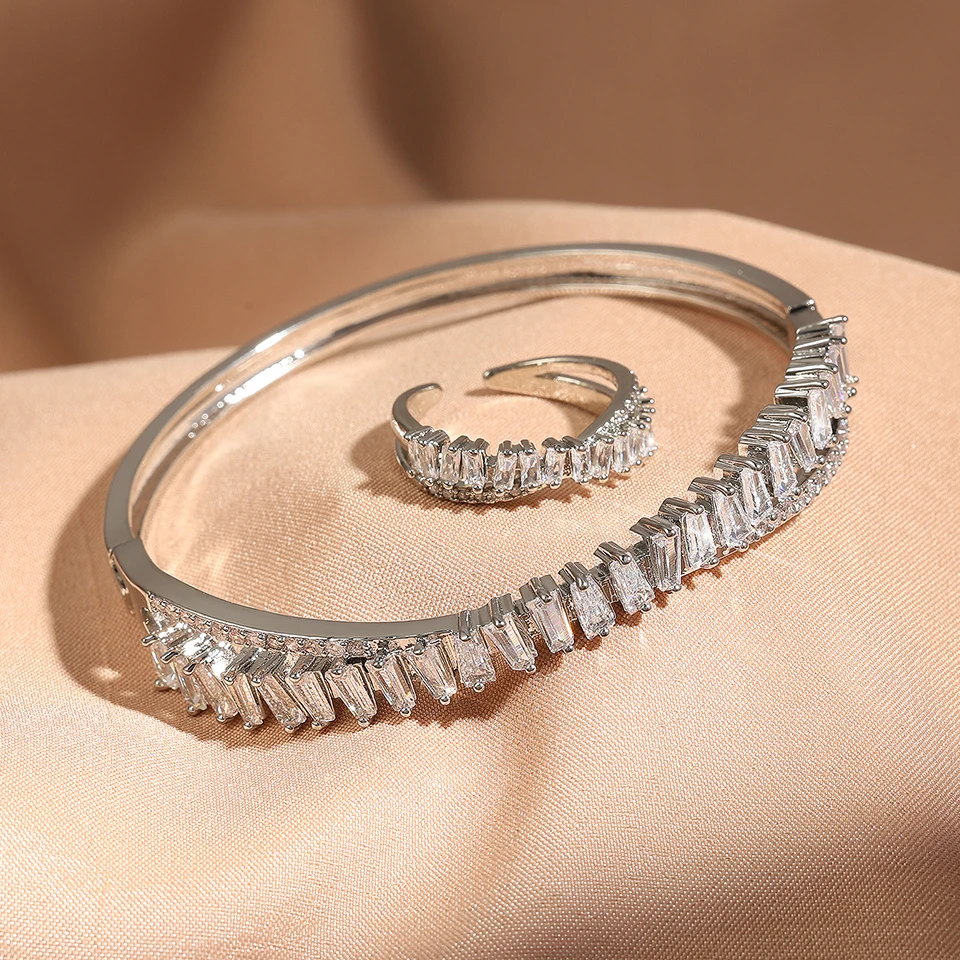 Yupsk Klassisches Baguette-Zirkonia-Ring- und Armband-Set mit asymmetrischem Dekor, luxuriöser Schmuck für Hochzeit, Verlobung, Party Image