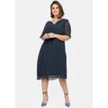 Chiffonkleid SHEEGO "Chiffonkleid", Damen, Gr. 58, Normalgrößen, blau (nachtblau), 100% Polyester, unifarben, knielang, Rundhals, Kurzarm, Kleider