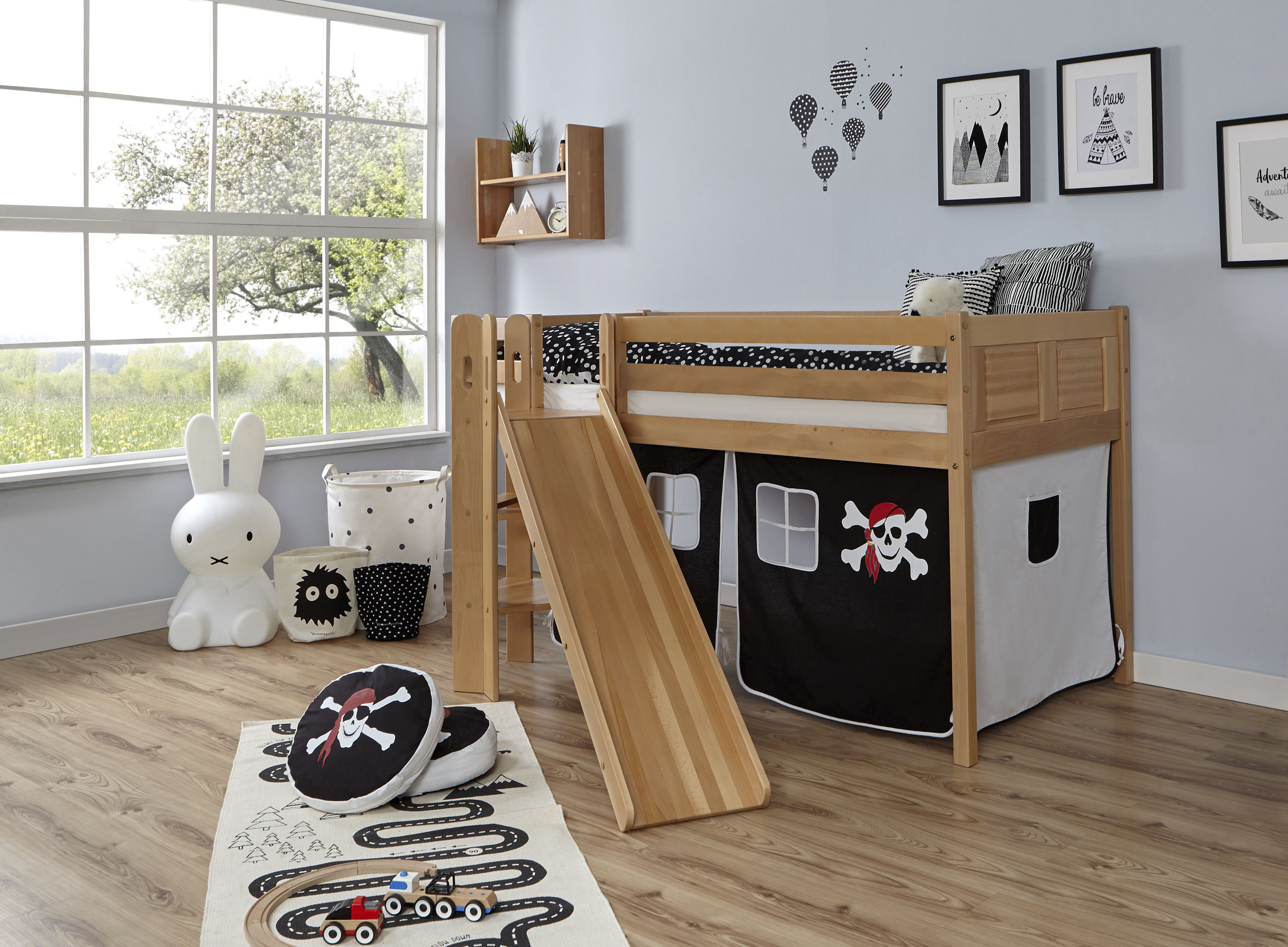 Hochbett TICAA "Ekki", schwarz-weiß (buche natur lackiert, pirat, schwarz, weiß), B:179cm H:113cm L:205cm, Hochbetten, Hochbett, mit Rollrost und Textil-Set wahlweise mit Matratze, Buche