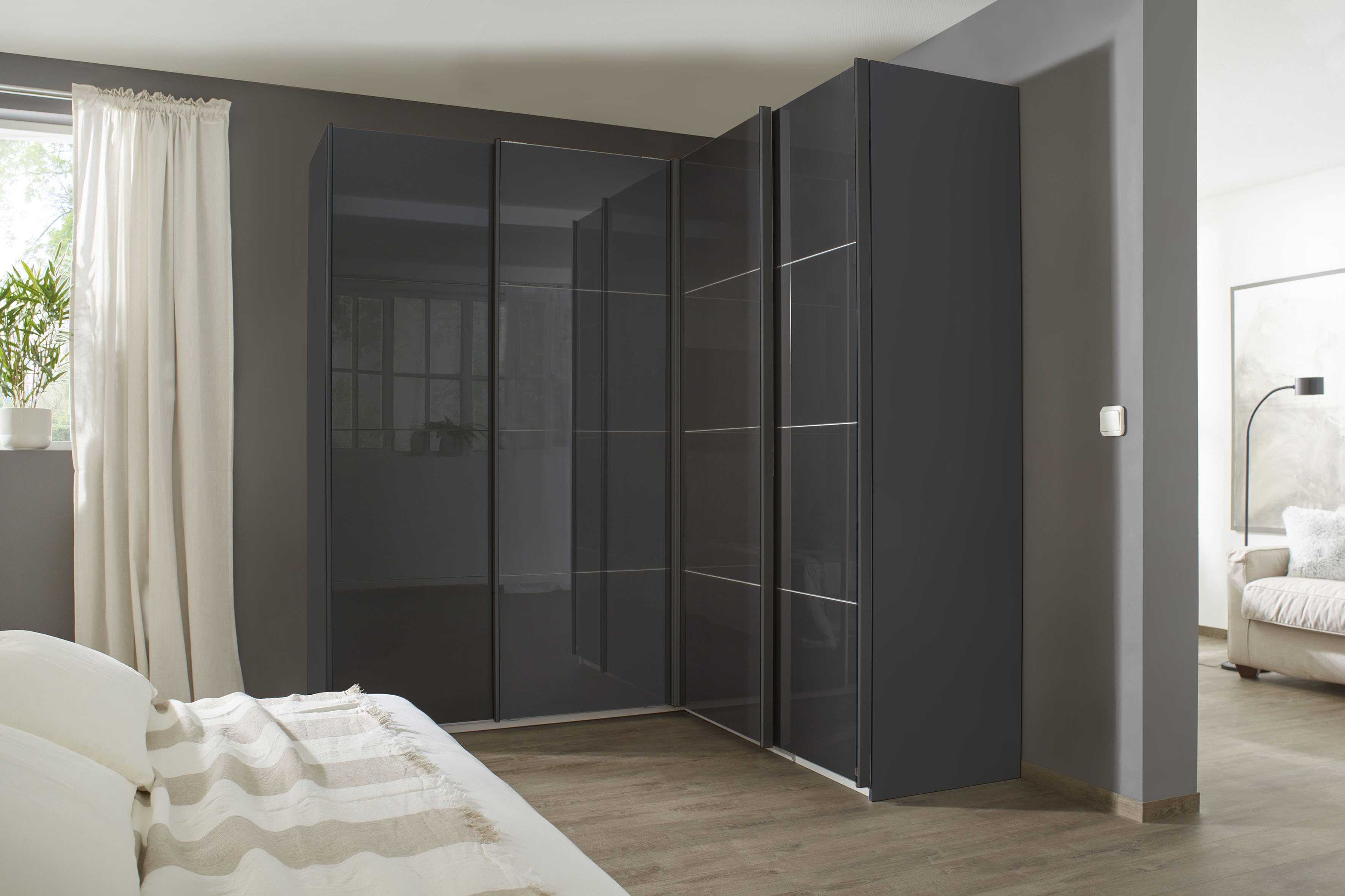 Schwebetürenschrank RAUCH "Quadra", grau (graumetallic, glas basalt), B:181cm H:229cm T:187cm, Holzwerkstoff, Schränke, Schwebetürenschrank, Eckschrank inkl. Türendämpfer, mit Glastüren