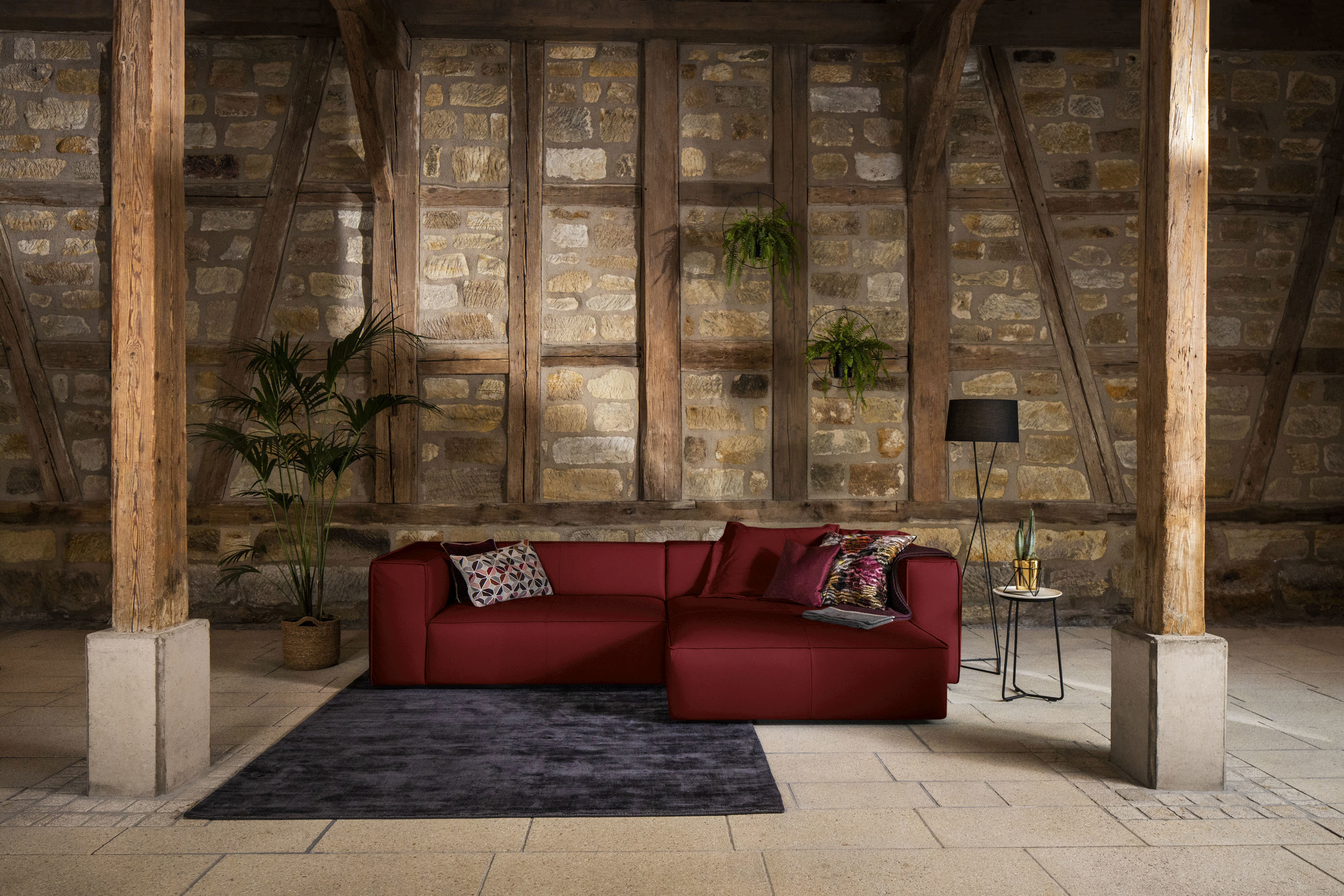 Ecksofa W.SCHILLIG "around-the-block, modern und elegant, bequem, L-Form", rot (ruby rot z59), B:300cm H:66cm T:164cm, Longlife Xtra-Leder Z59: Glattleder mit modischer Prägung. Hautstärke 0, 9 - 1, 1 mm, Sofas, Ecksofa, mit eleganter Biese, mit...