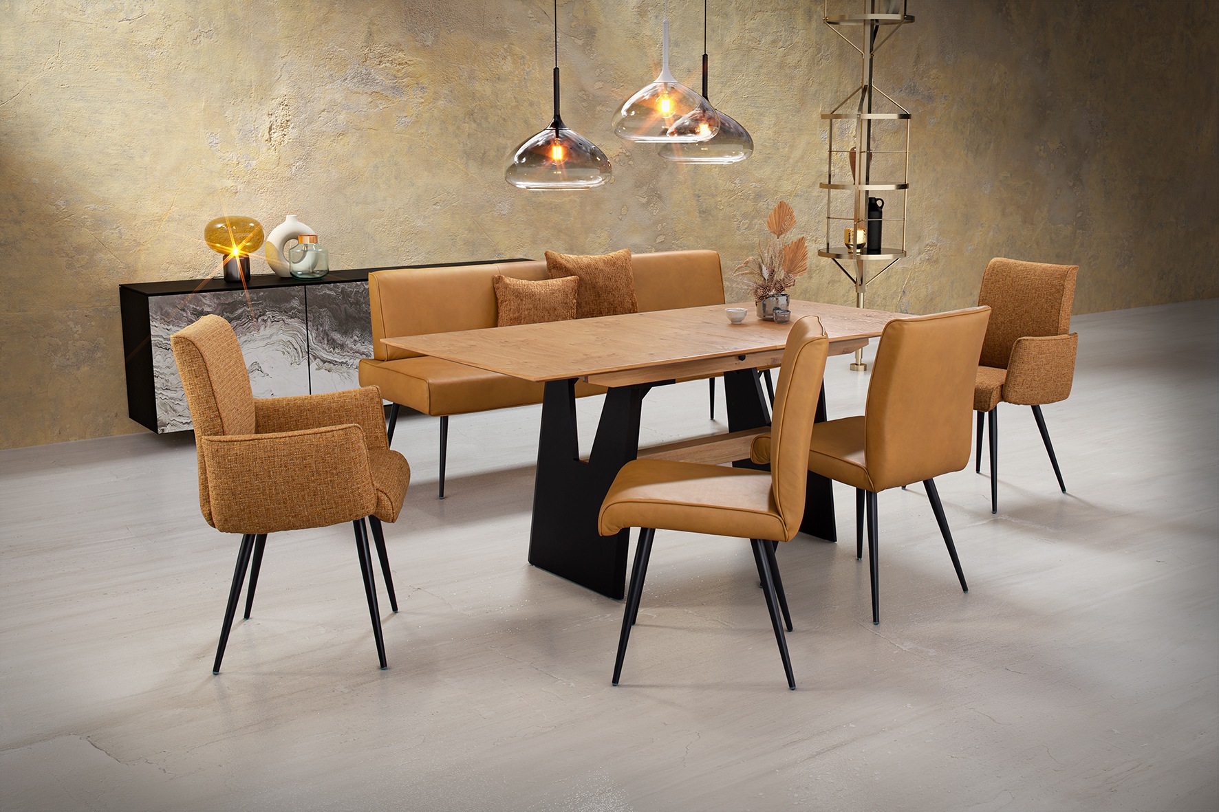 Essgruppe K+W KOMFORT & WOHNEN "Giacomo I", orange (curcuma, cinnamon,), Flachgewebe 775 Leder CLOUD, Synchron-Auszug, Länge Esstisch: 180cm,Länge Esstischmaximal: 220cm,Breite/Sitzbreite Bank: 200cm, Sitzmöbel-Sets, 2 Stühle und Bank, 2...