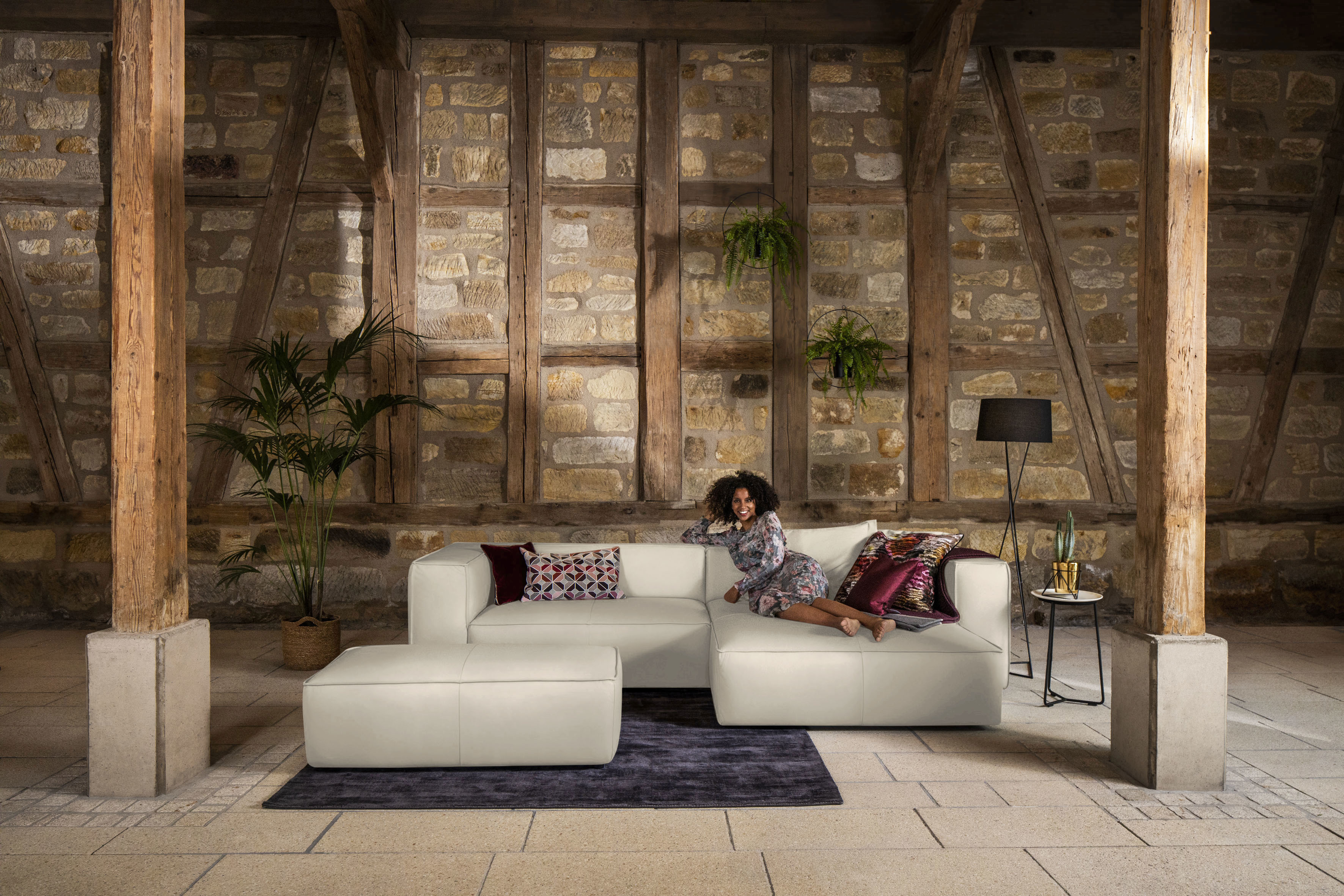 Ecksofa W.SCHILLIG "around-the-block, modern und elegant, bequem, L-Form", grau (eisgrau z59), B:300cm H:66cm T:164cm, Longlife Xtra-Leder Z59: Glattleder mit modischer Prägung. Hautstärke 0, 9 - 1, 1 mm, Sofas, Ecksofa, mit eleganter Biese, mit...