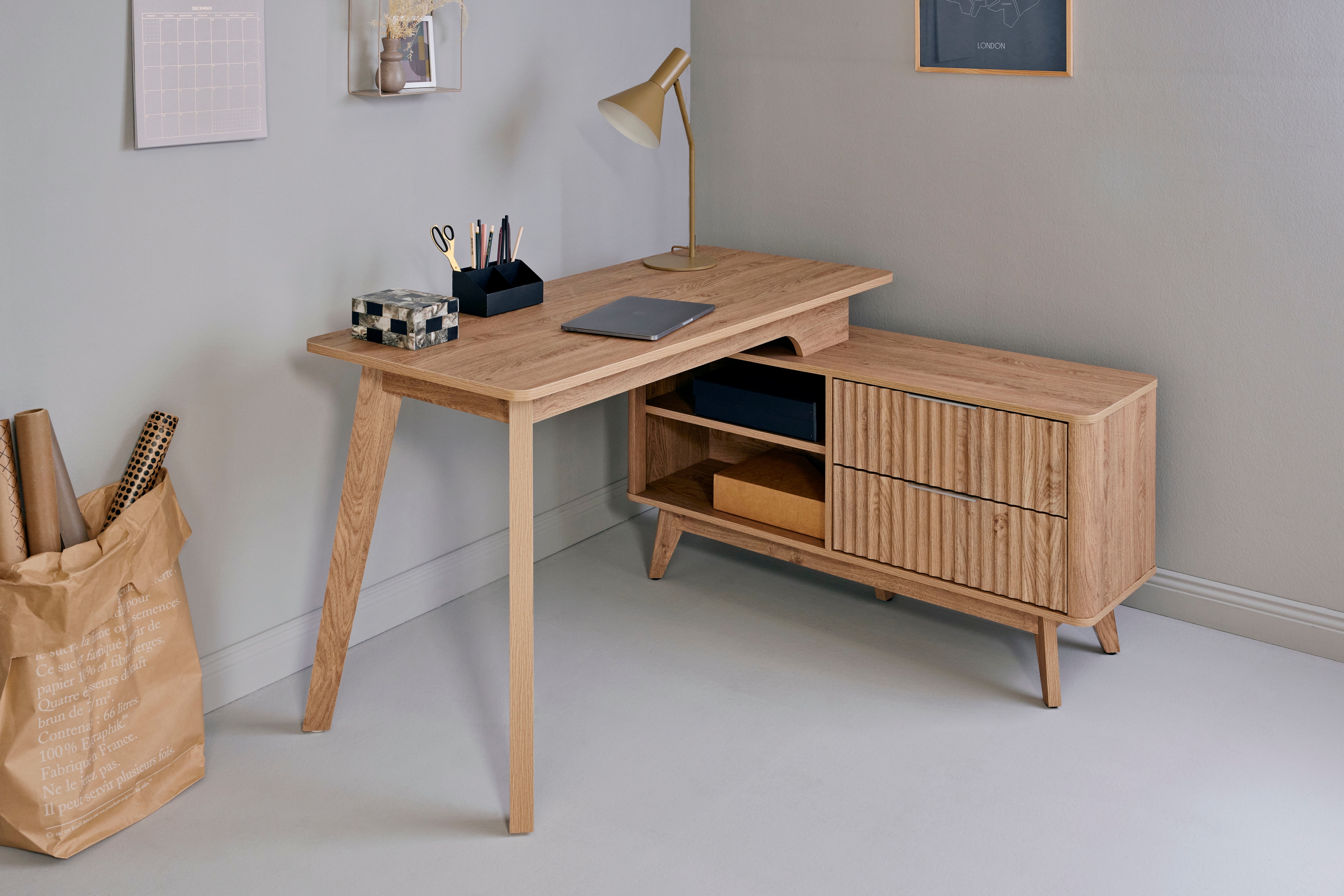 Eckschreibtisch JAHNKE "WAVE C 150 E", braun (montana eiche, montana eiche, montana eiche), B:140cm H:76,2cm T:120cm, Tische, Eckschreibtisch, Fronten in Wellendesign, wechselseitig montierbar