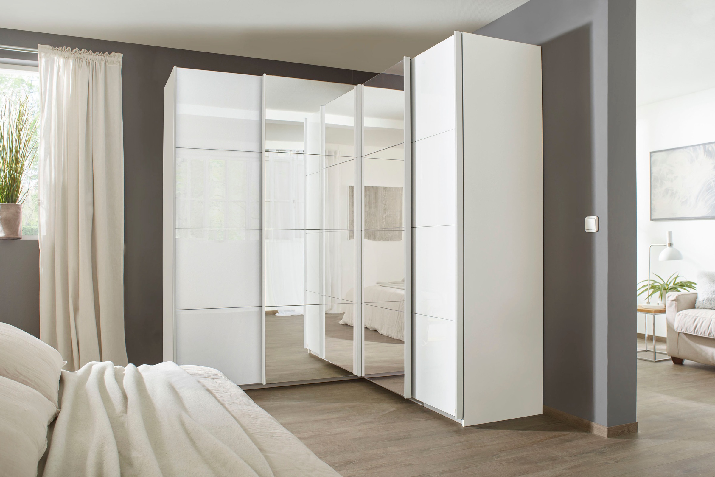 Schwebetürenschrank RAUCH "Quadra", weiß (alpinweiß, hochglanz weiß), B:181cm H:229cm T:187cm, Holzwerkstoff, Schränke, Schwebetürenschrank, Eckschrank inkl. Türendämpfer und Schubladeneinsatz, mit Spiegeltüren