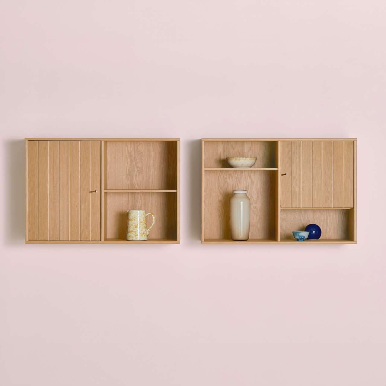 Sideboard HAMMEL FURNITURE "Mistral, Hochwertig Hängeregal, Wandregal, mit gerillteTür H: 38 cm", weiß (eiche, weiß pigmentiert), B:89cm H:61cm T:32,5cm, Massivholz, Spanplatte, Sideboards, und 2 verstellbare Einlegeböden, B: 61 cm, anpassungsbar...