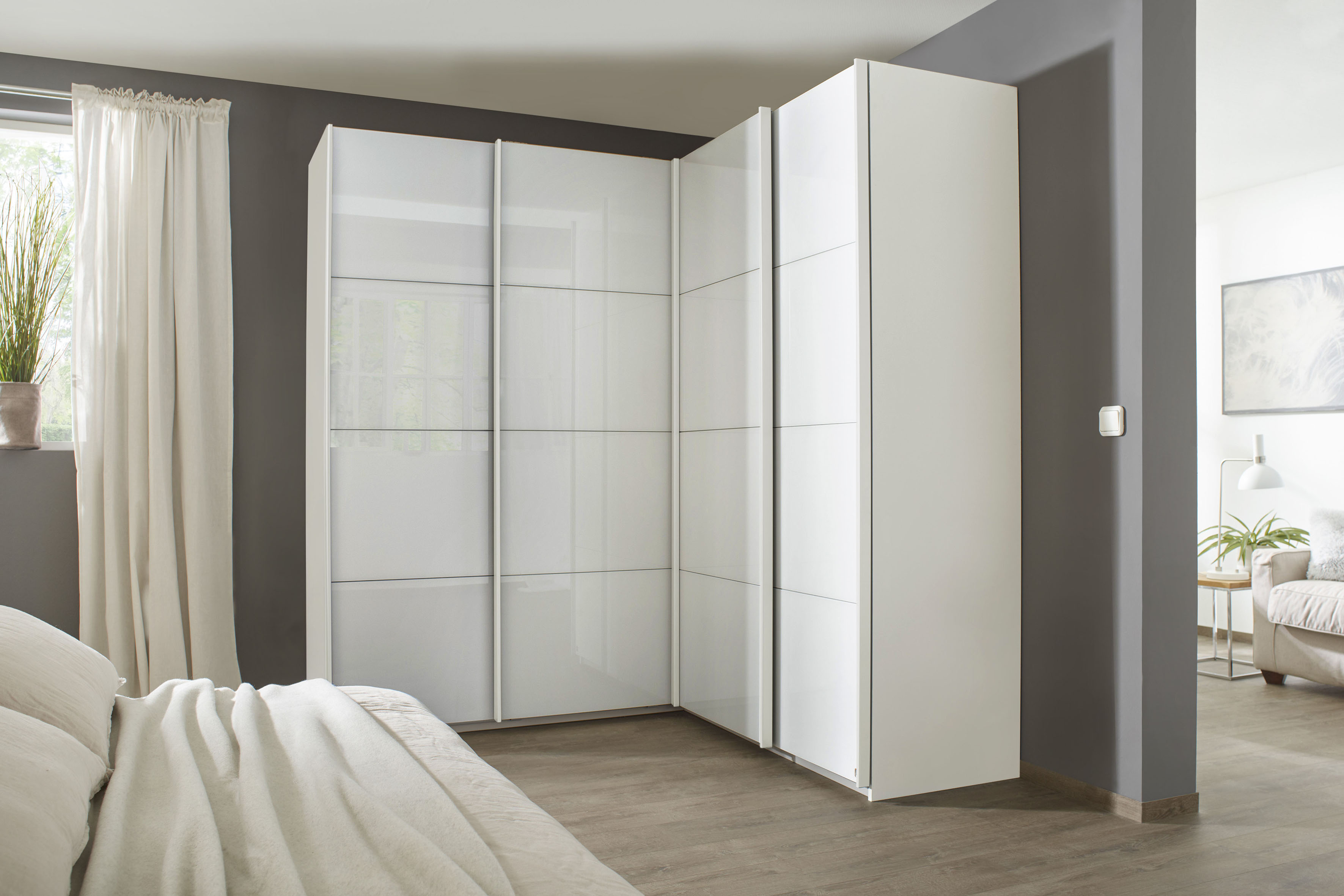 Schwebetürenschrank RAUCH "Quadra", weiß (alpinweiß, glas kristallweiß), B:181cm H:210cm T:187cm, Holzwerkstoff, Schränke, Schwebetürenschrank, Eckschrank inkl. Türendämpfer, mit Glastüren