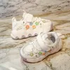 Kinder-Freizeitschuhe My Melody PU-Leder-Sommerschuhe für Mädchen, atmungsaktiv, weich, dicker Boden, weiß, rosa Schuhe, Größe 26–37