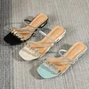 2025, Sommer, neue Damen-Hausschuhe, Outdoor-Sandalen, lässige flache Schuhe, stilvolles Metall-Design, koreanischer Stil, Bürokleidung, große Größe 43