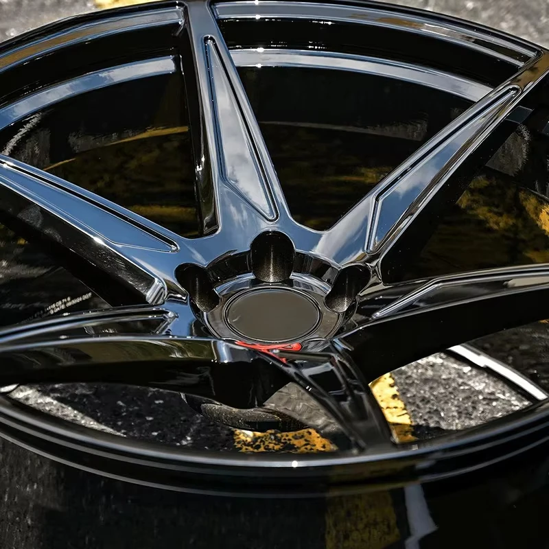 Luxuriöse 5 x 114,3 5 x 130 6 Speichen tief konkav geschmiedete Aluminiumlegierungsfelge 5 x 120 glänzend schwarz 18 19 20 22 24 26 Zoll Felge Image