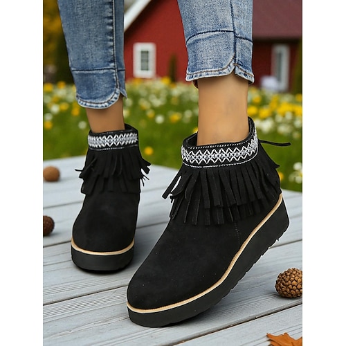 Braune Damenstiefeletten aus Wildlederimitat mit Fransen und Keilabsatz – Freizeitschuhe im Westernstil für Gartenspaziergänge, Herbstfeste und Tage auf dem Bauernhof Image