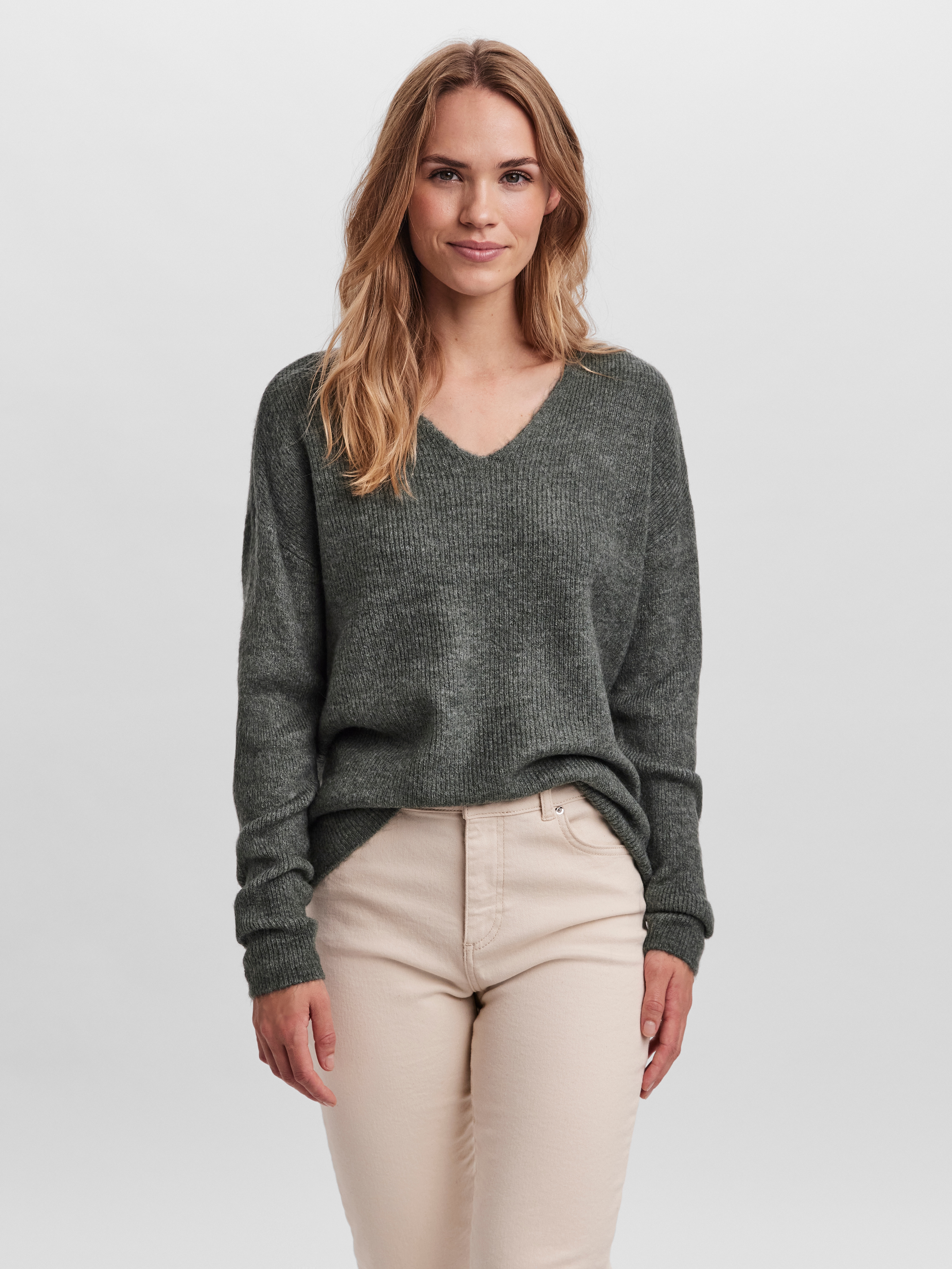 V-Ausschnitt-Pullover VERO MODA "VMCREWLEFILE LS V-NECK BLOUSE NOOS", Damen, Gr. S, grün (balsam grün detail:melange), Strick, Obermaterial: 70% Polyacryl, 27% Nylon, 3% Elasthan, meliert, regular fit hüftlang, V-Ausschnitt, Rippstrickbündchen,...