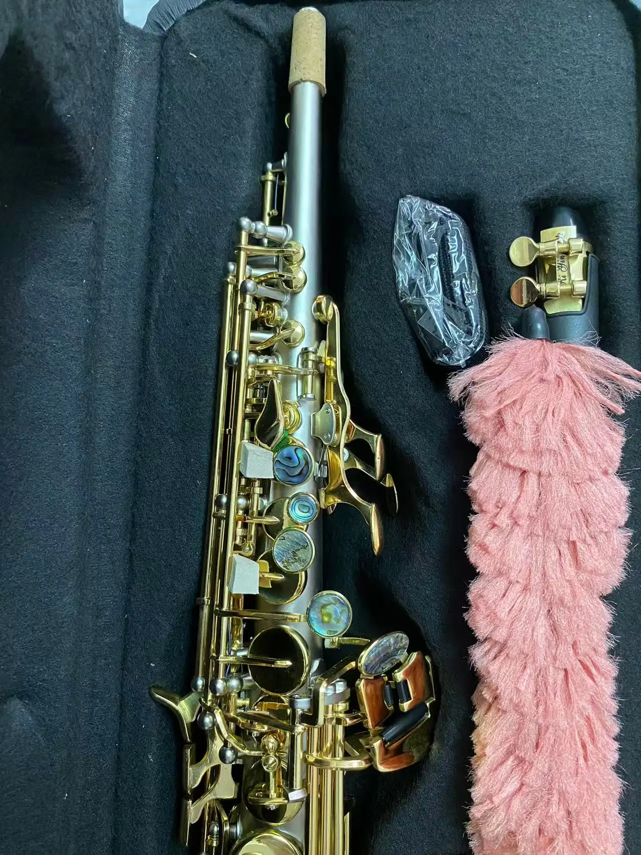 Modell 54-Sopransaxophon aus mattiertem Silber in B-Flachschlüssel, exquisite Handwerkskunst ist exquisit gefertigt und langlebig, professionell Image