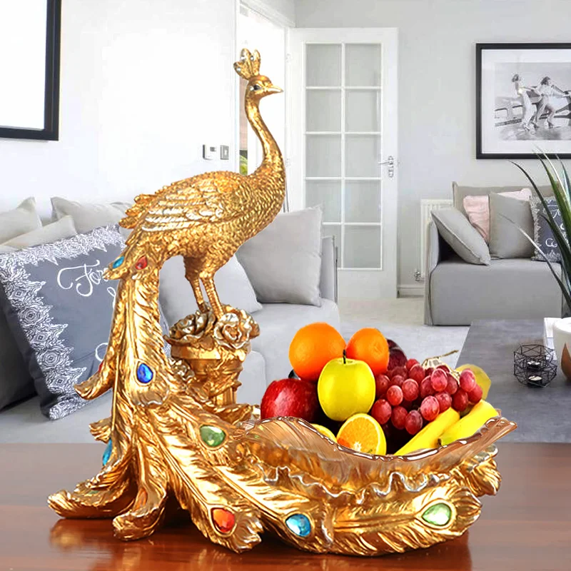 Europäische kreative pfau obst platte wohnzimmer haushalt licht luxus kaffee tisch getrocknete obst süßigkeiten platte hochzeit Image
