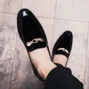 Männer Loafer PU Spleißen Metall Schnalle Dekoration Bequeme Klassische Business Kleid Schuhe Männer Schuhe Große Größe 38-46