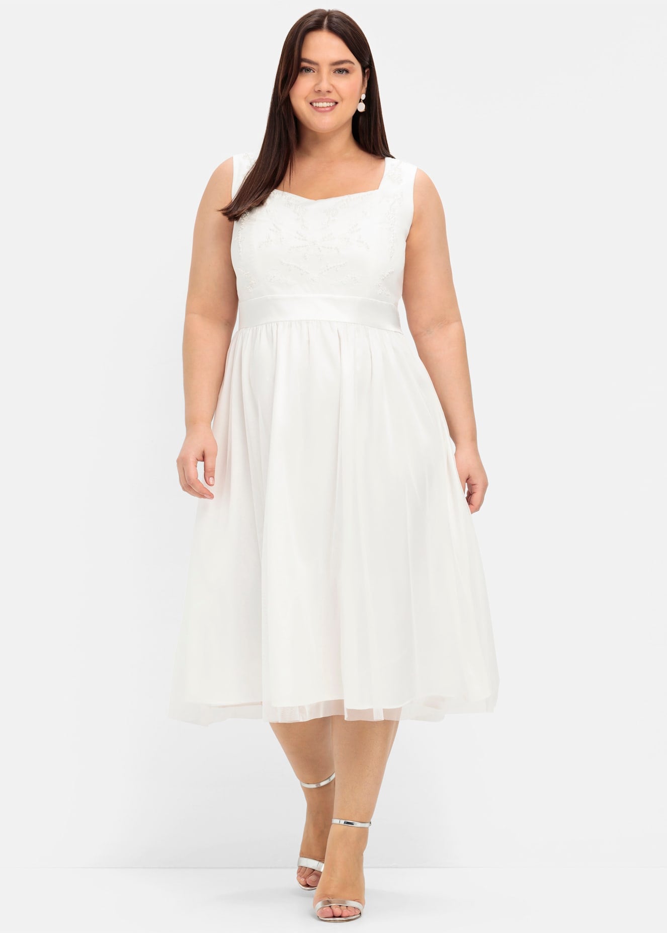 Abendkleid SHEEGO "Abendkleid", Damen, Gr. 54, Normalgrößen, weiß (sanftes weiß), 100% Polyester, unifarben, wadenlang, eckiger Ausschnitt, Kleider Image