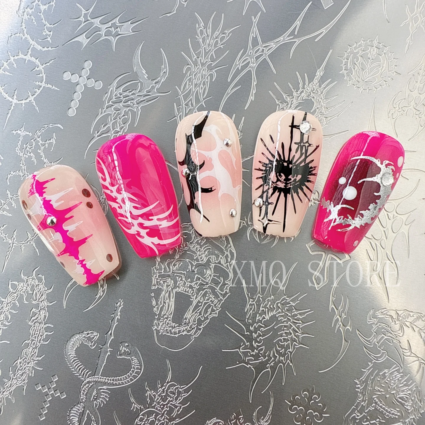 XMQ NAIL ART STAMPING PLATES COOL DESIGNS TEMPLATES LINES BILDPLATES Image